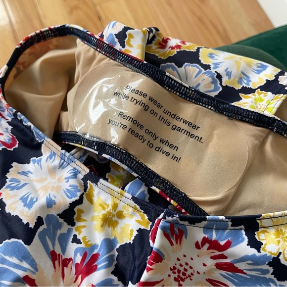 Tanya Taylor Coraline Cut Out Blue Floral Ruffles One Piece Swimsuit NWT Size XL - Picture 9 of 12